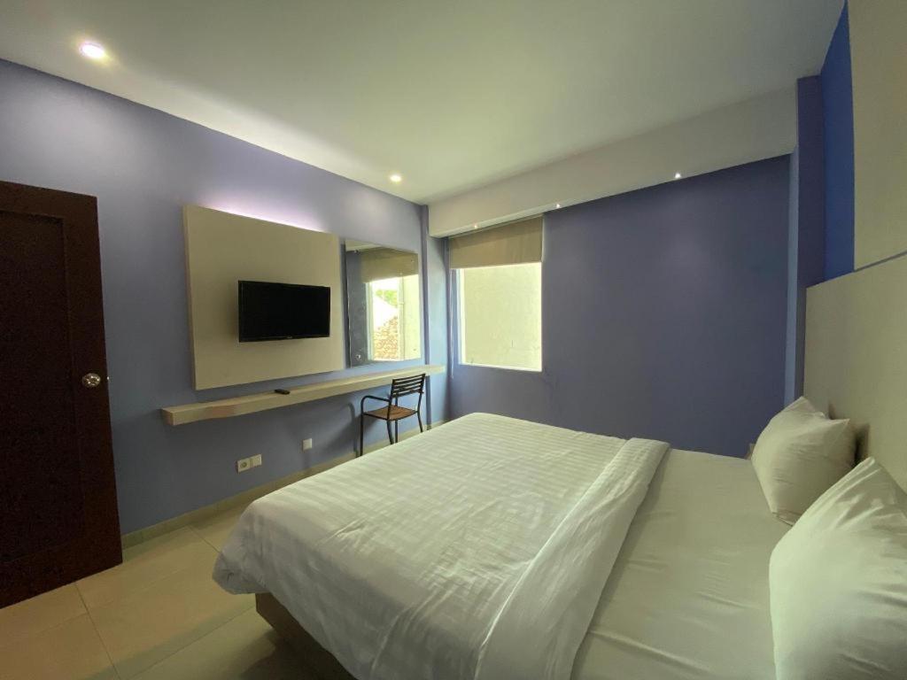 Kharisma Hotel 마디운 외부 사진