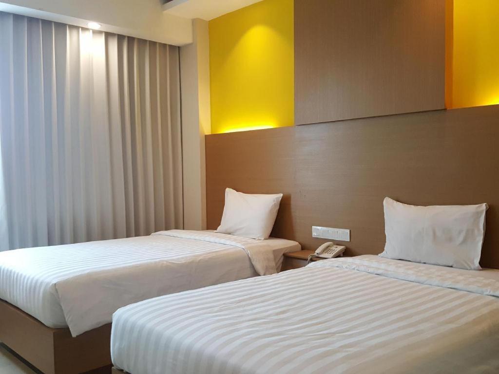 Kharisma Hotel 마디운 외부 사진