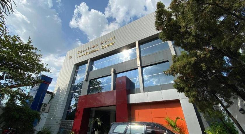 Kharisma Hotel 마디운 외부 사진