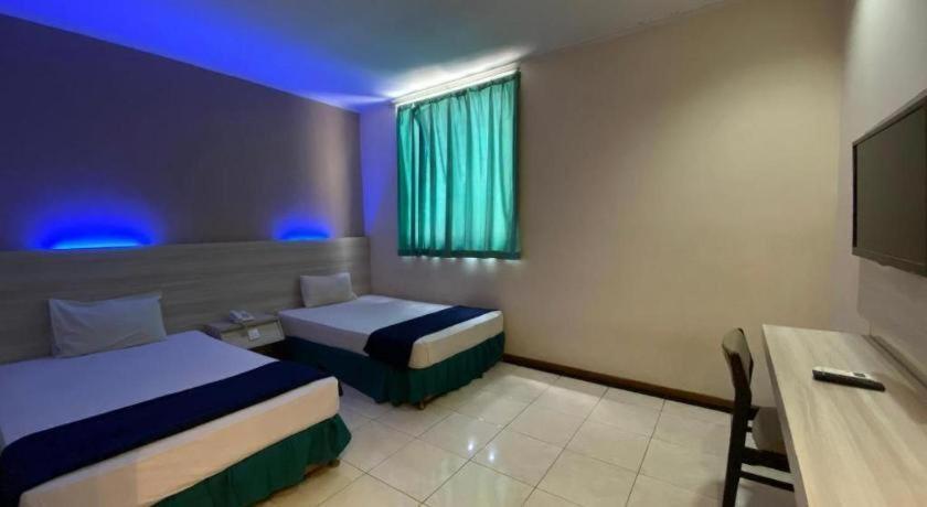 Kharisma Hotel 마디운 외부 사진