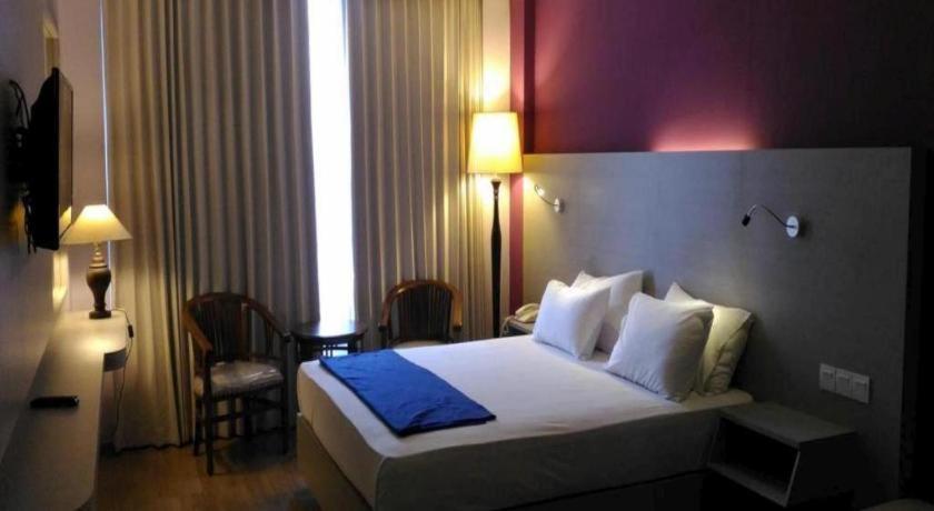 Kharisma Hotel 마디운 외부 사진
