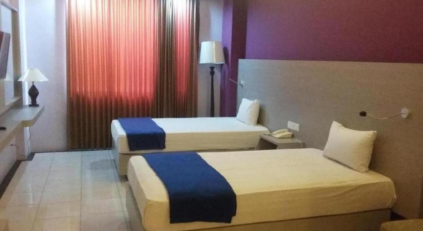Kharisma Hotel 마디운 외부 사진