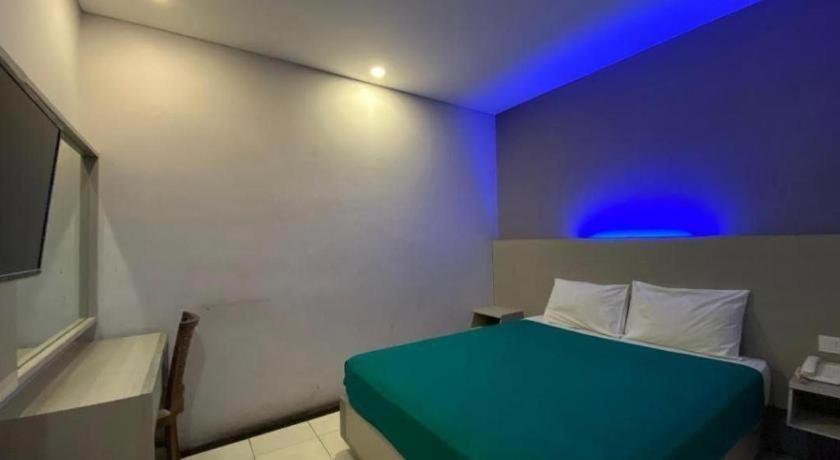 Kharisma Hotel 마디운 외부 사진