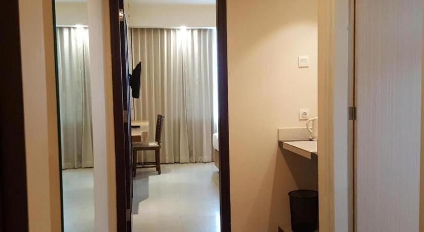 Kharisma Hotel 마디운 외부 사진