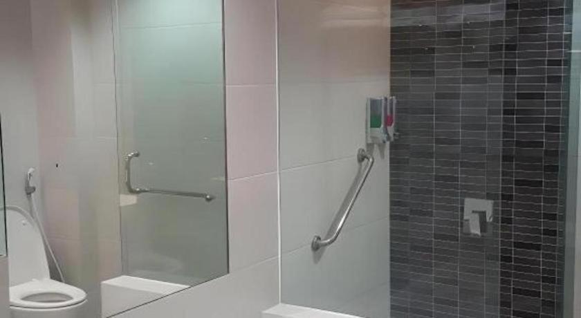 Kharisma Hotel 마디운 외부 사진